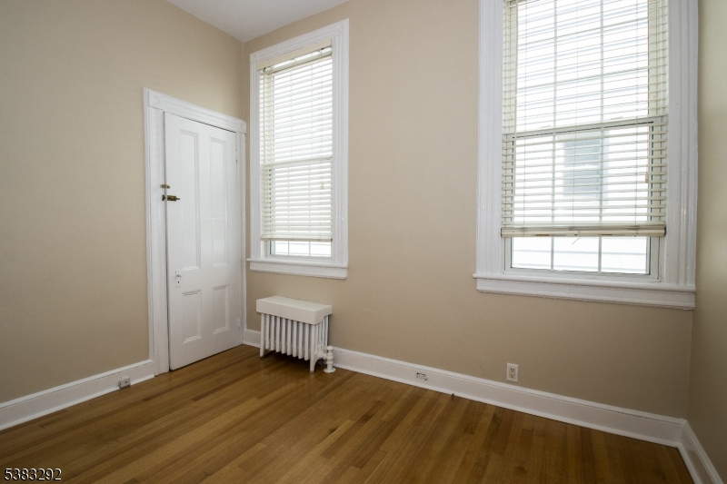 Roselle Park Boro, New Jersey, 07204, United States, 4 Bedrooms Bedrooms, ,1 BathroomBathrooms,Residential,For Sale,1941896