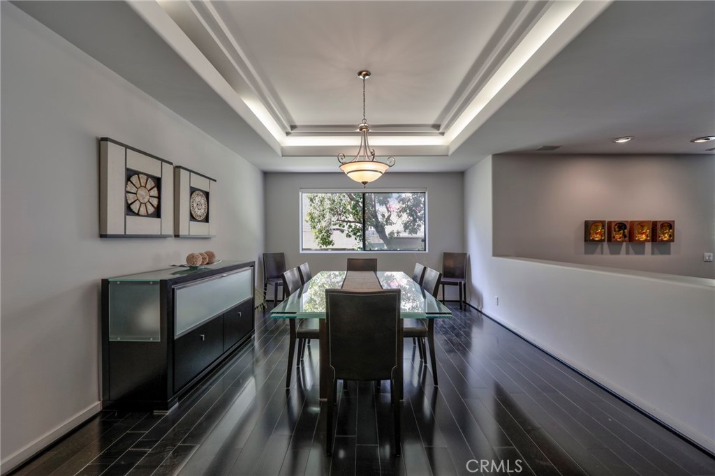 Studio City, California, 91604, United States, 2 Bedrooms Bedrooms, ,3 BathroomsBathrooms,Residential,For Sale,1847940