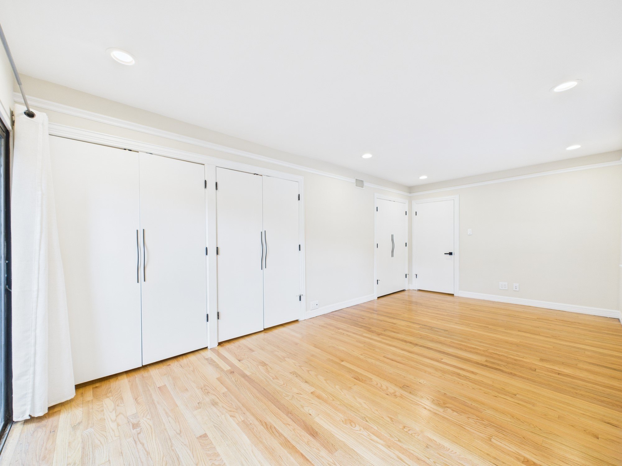 Houston, Texas, 77056, United States, 3 Bedrooms Bedrooms, ,3 BathroomsBathrooms,Residential,For Sale,1984170