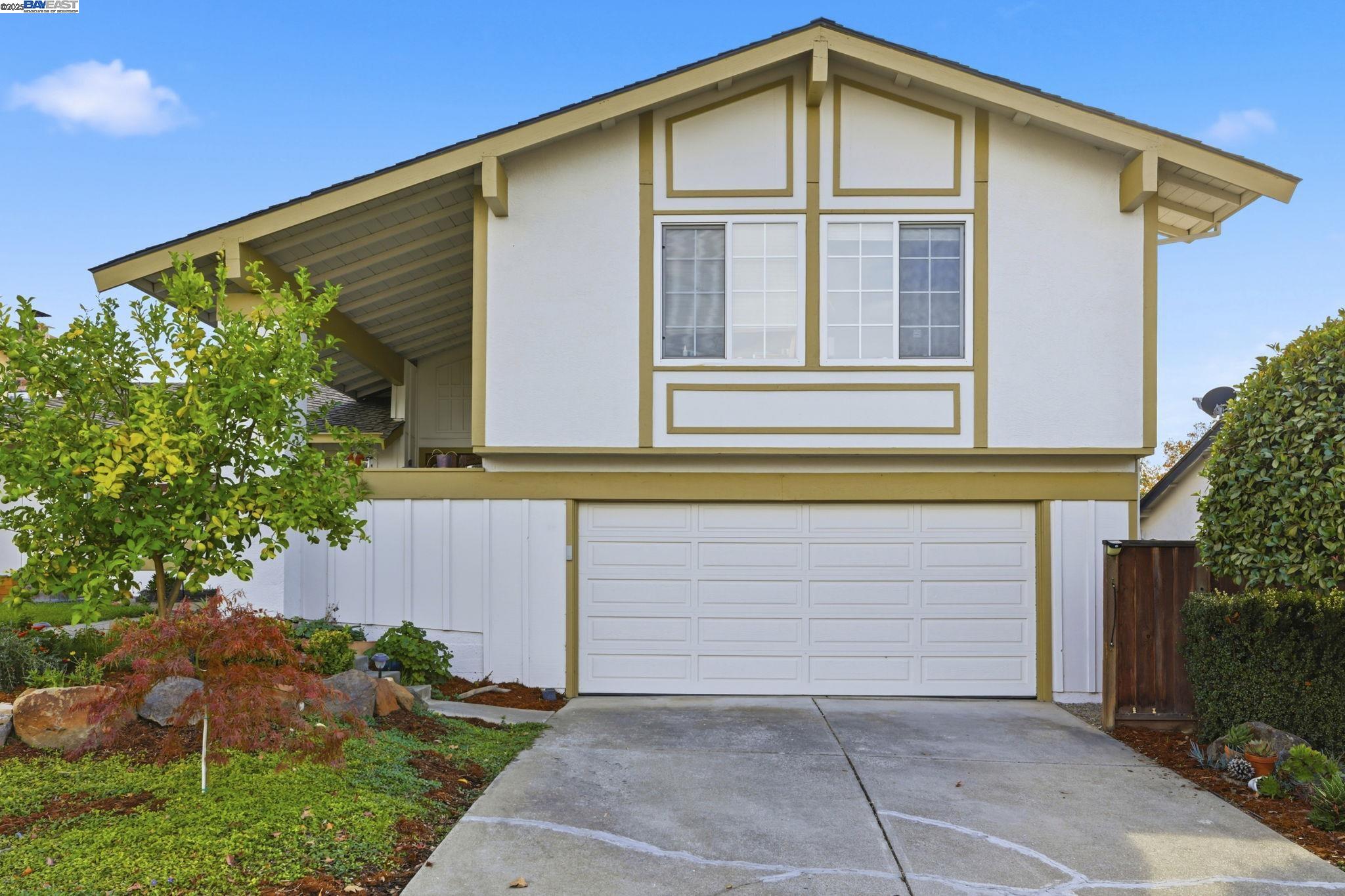 Pleasanton, California, 94566, United States, 4 Bedrooms Bedrooms, ,2 BathroomsBathrooms,Residential,For Sale,1988174