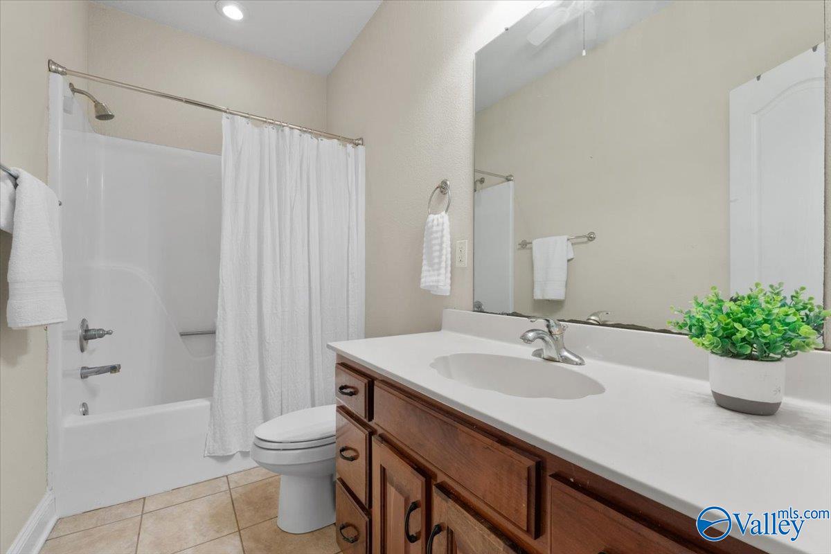 Hazel Green, Alabama, 35750, United States, 5 Bedrooms Bedrooms, ,4 BathroomsBathrooms,Residential,For Sale,1846923