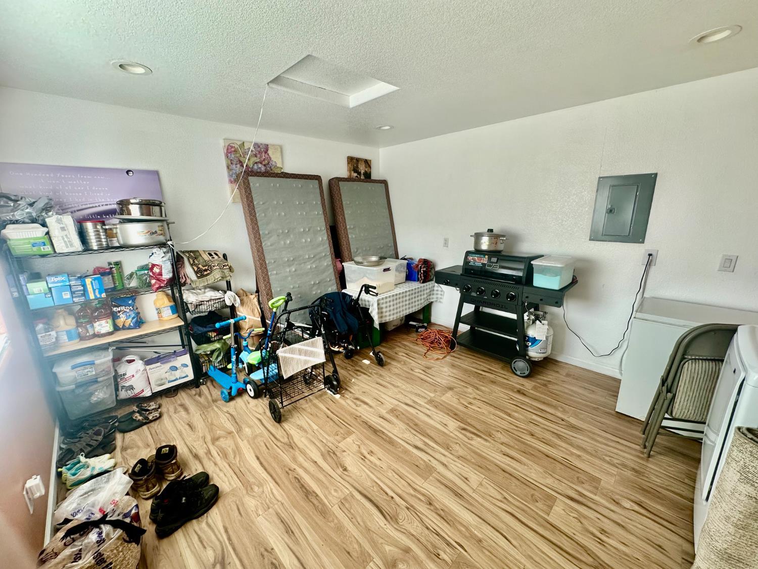 Lodi, California, 95240, United States, 3 Bedrooms Bedrooms, ,2 BathroomsBathrooms,Residential,For Sale,2009722