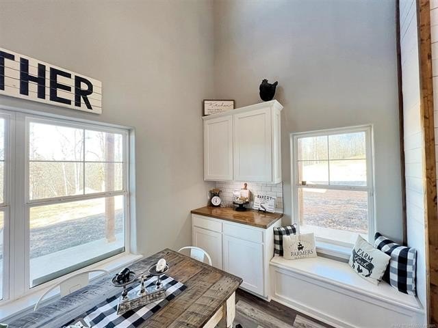 Tahlequah, Oklahoma, 74464, United States, 6 Bedrooms Bedrooms, ,4 BathroomsBathrooms,Residential,For Sale,1982576