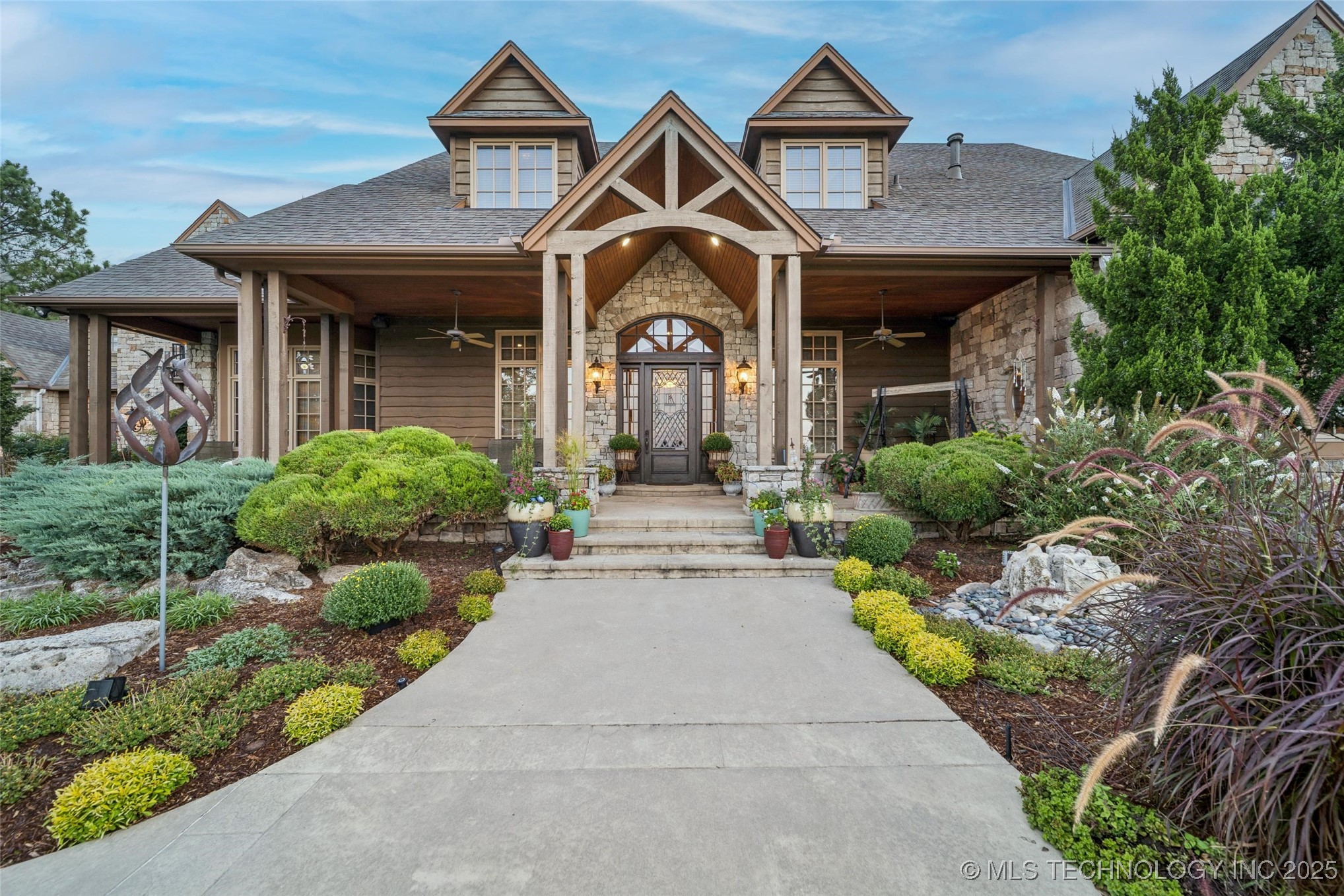 Mounds, Oklahoma, 74047, United States, 4 Bedrooms Bedrooms, ,6 BathroomsBathrooms,Residential,For Sale,1960960