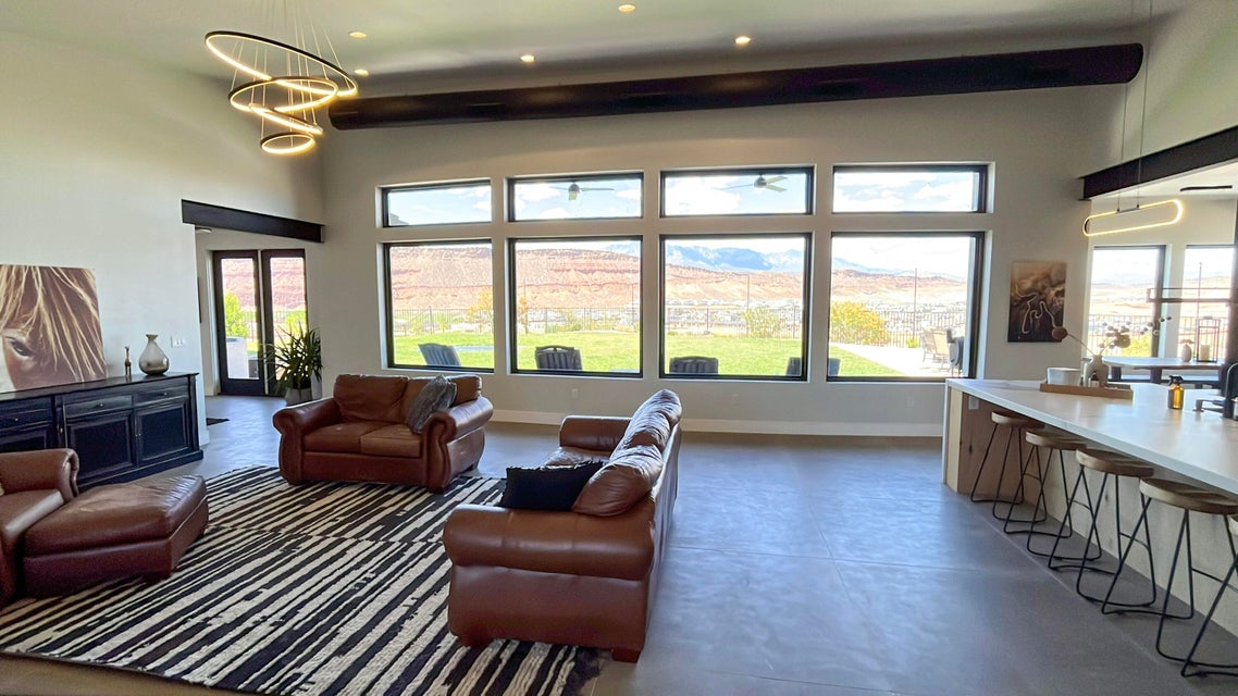 Washington, Utah, 84780, United States, 4 Bedrooms Bedrooms, ,4 BathroomsBathrooms,Residential,For Sale,1998221