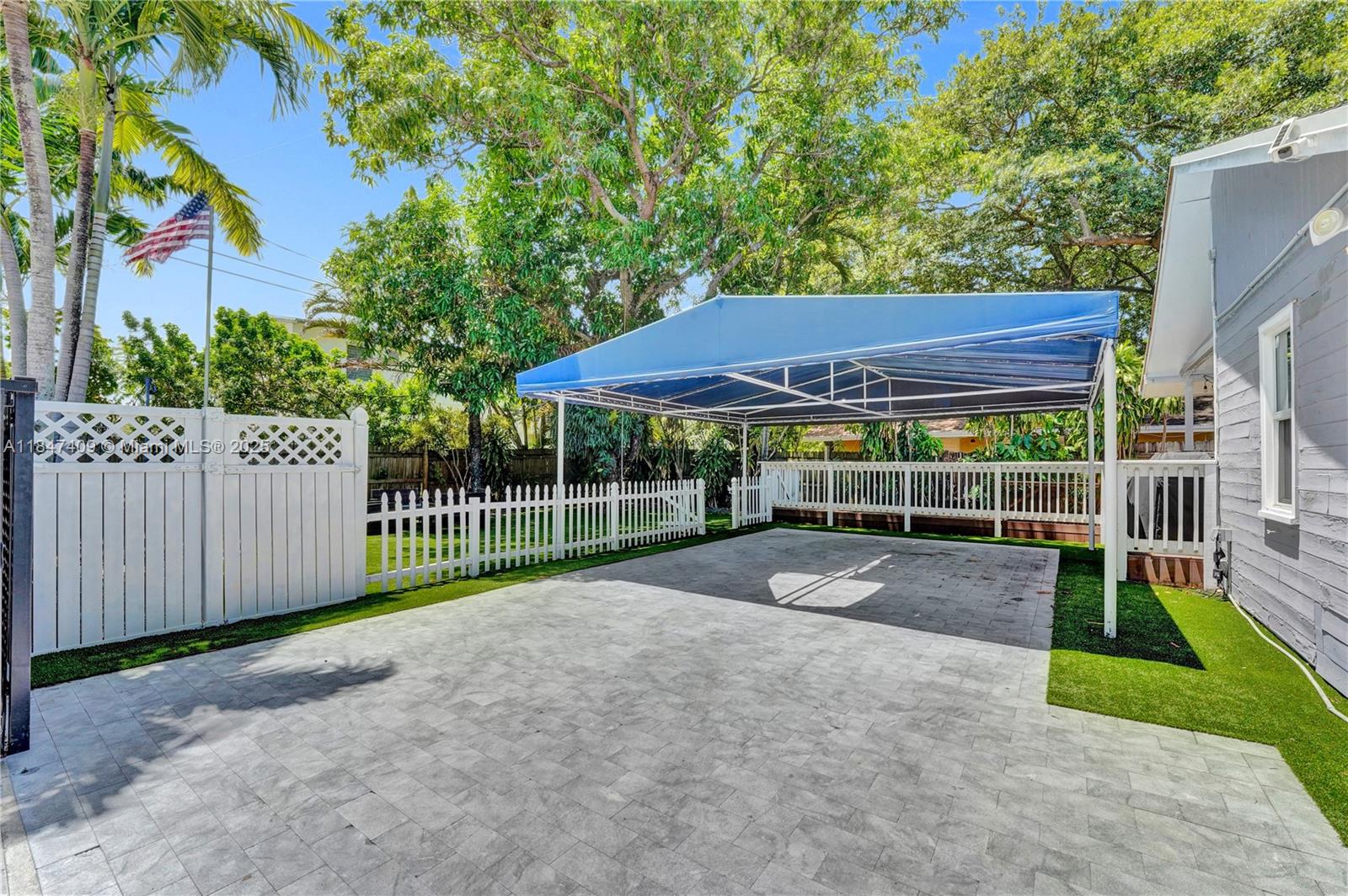 Fort Lauderdale, Florida, 33304, United States, 3 Bedrooms Bedrooms, ,2 BathroomsBathrooms,Residential,For Sale,1901342