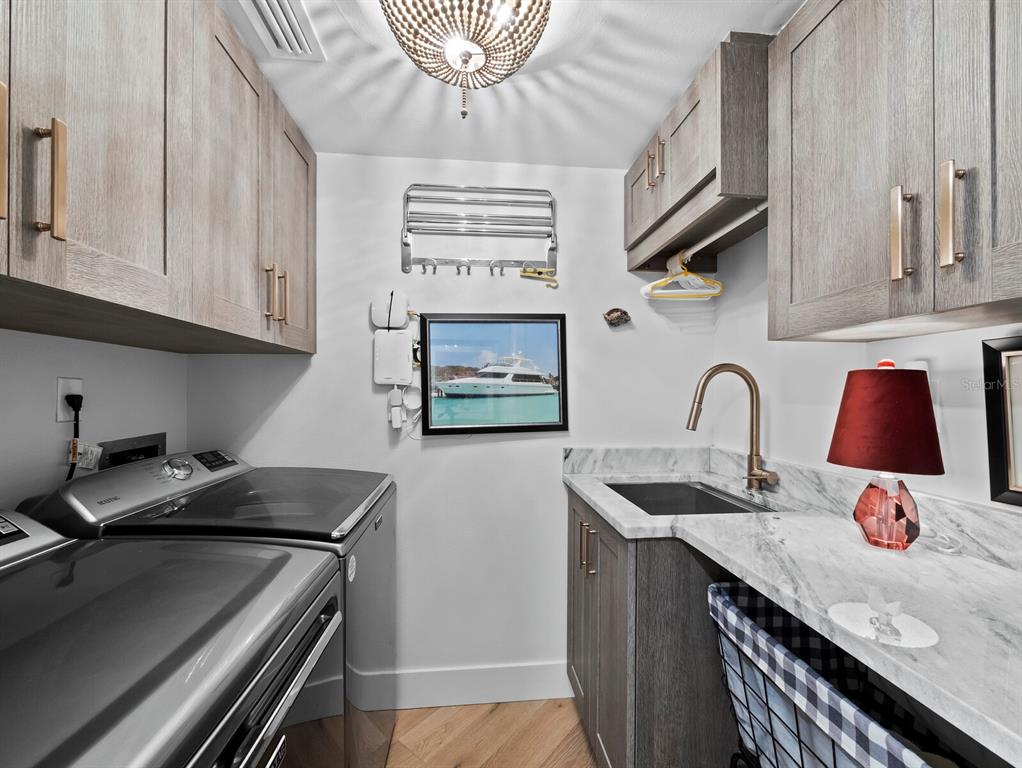 Longboat Key, Florida, 34228, United States, 3 Bedrooms Bedrooms, ,3 BathroomsBathrooms,Residential,For Sale,1942144