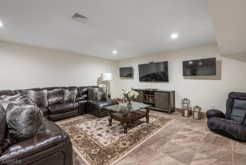 Sparta Twp., New Jersey, 07871, United States, 6 Bedrooms Bedrooms, ,7 BathroomsBathrooms,Residential,For Sale,1987965