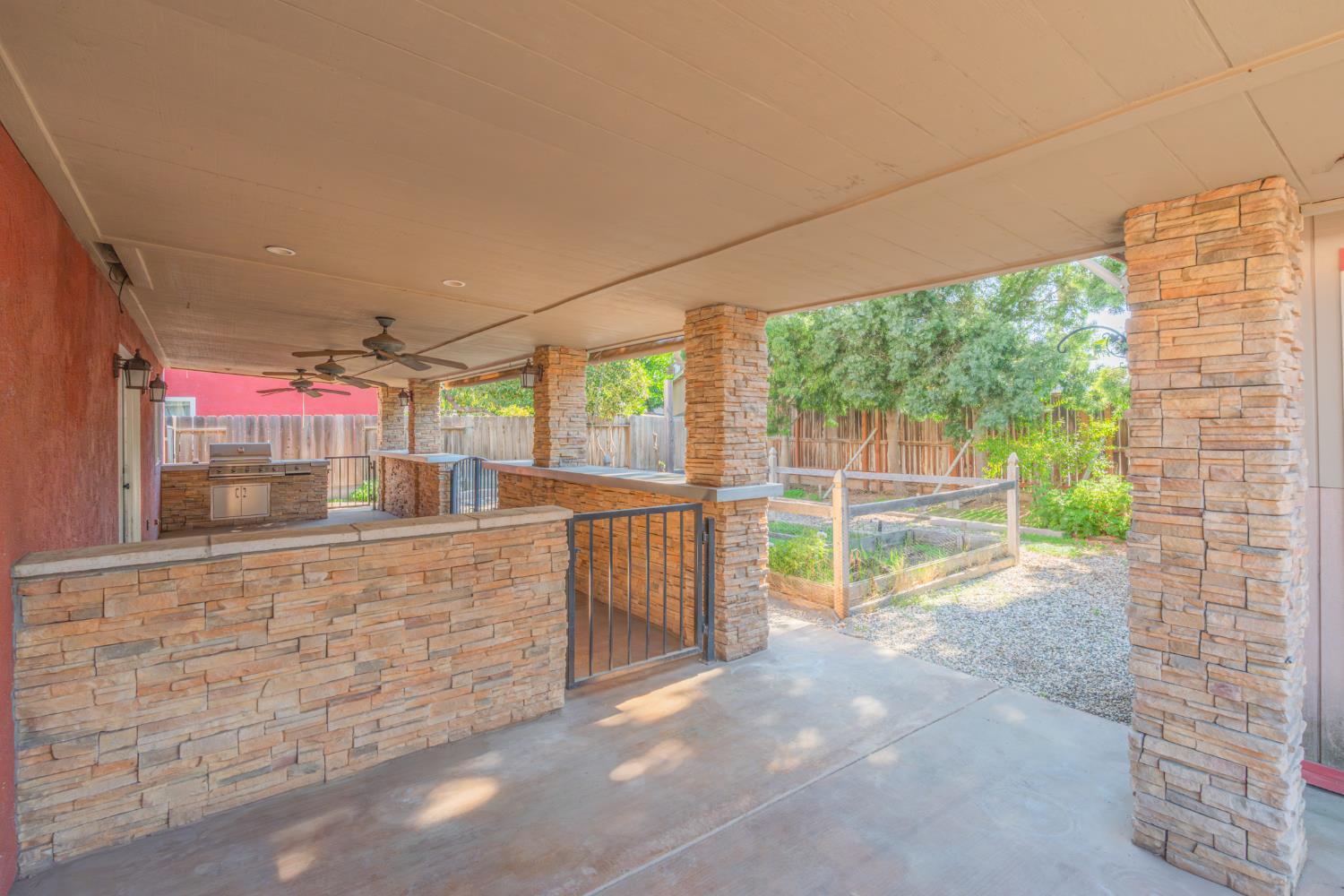 Oakdale, California, 95361, United States, 4 Bedrooms Bedrooms, ,3 BathroomsBathrooms,Residential,For Sale,1987039