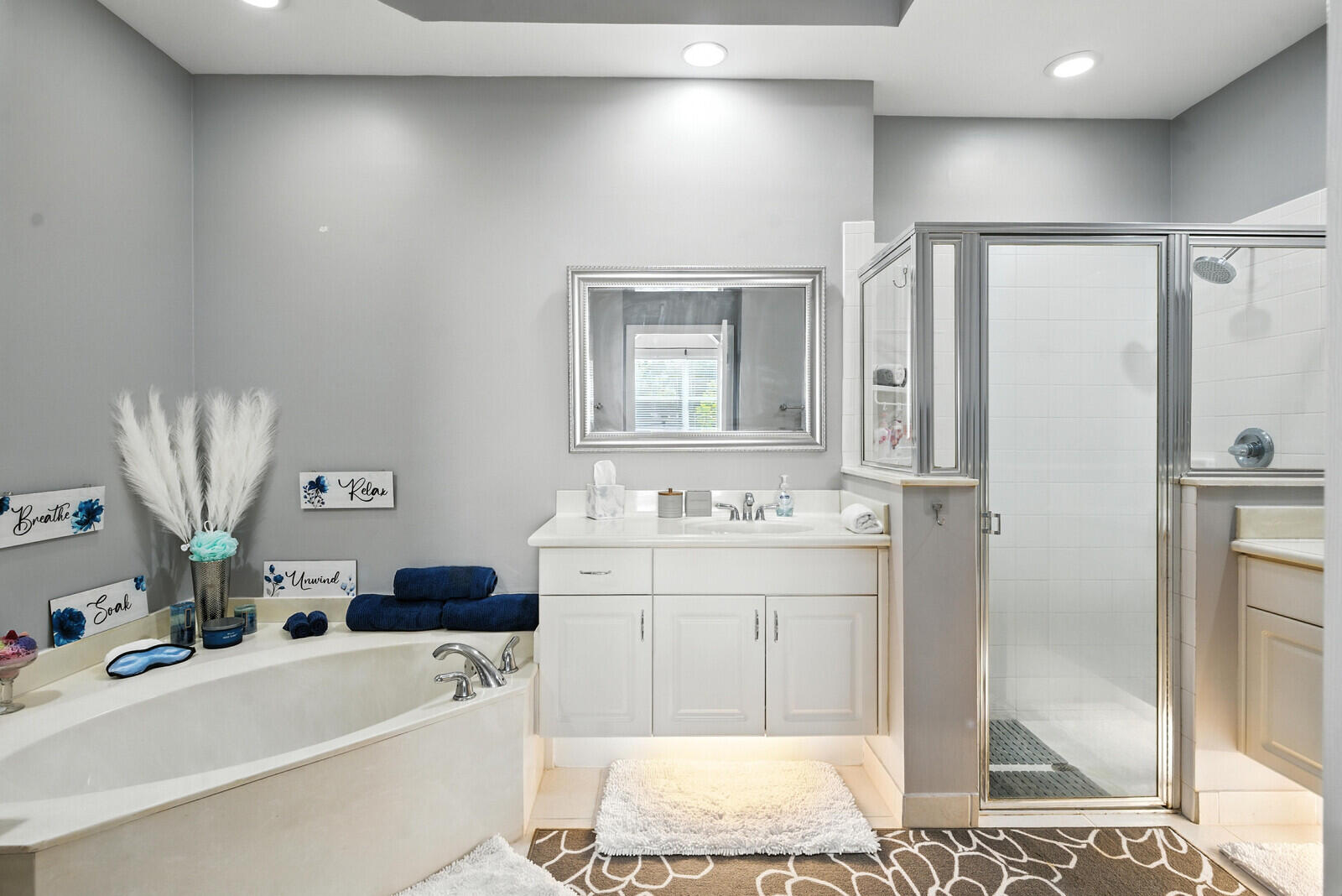 West Palm Beach, Florida, 33411, United States, 2 Bedrooms Bedrooms, ,2 BathroomsBathrooms,Residential,For Sale,1907135