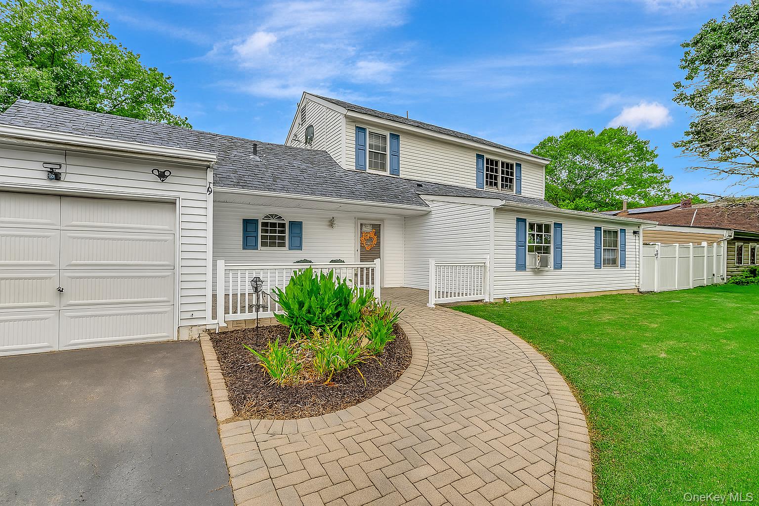 Medford, New York, 11763, United States, 5 Bedrooms Bedrooms, ,3 BathroomsBathrooms,Residential,For Sale,1911406