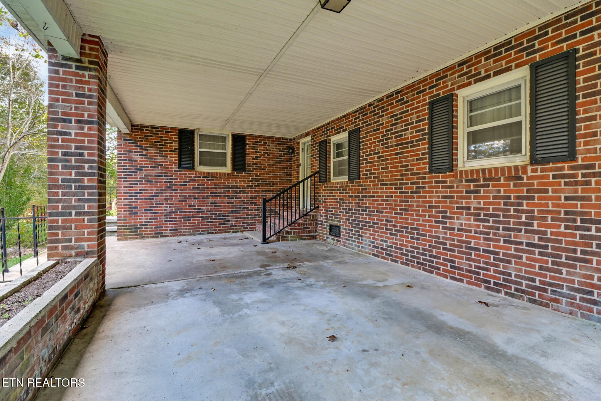 Crossville, Tennessee, 38555, United States, 2 Bedrooms Bedrooms, ,1 BathroomBathrooms,Residential,For Sale,1982388