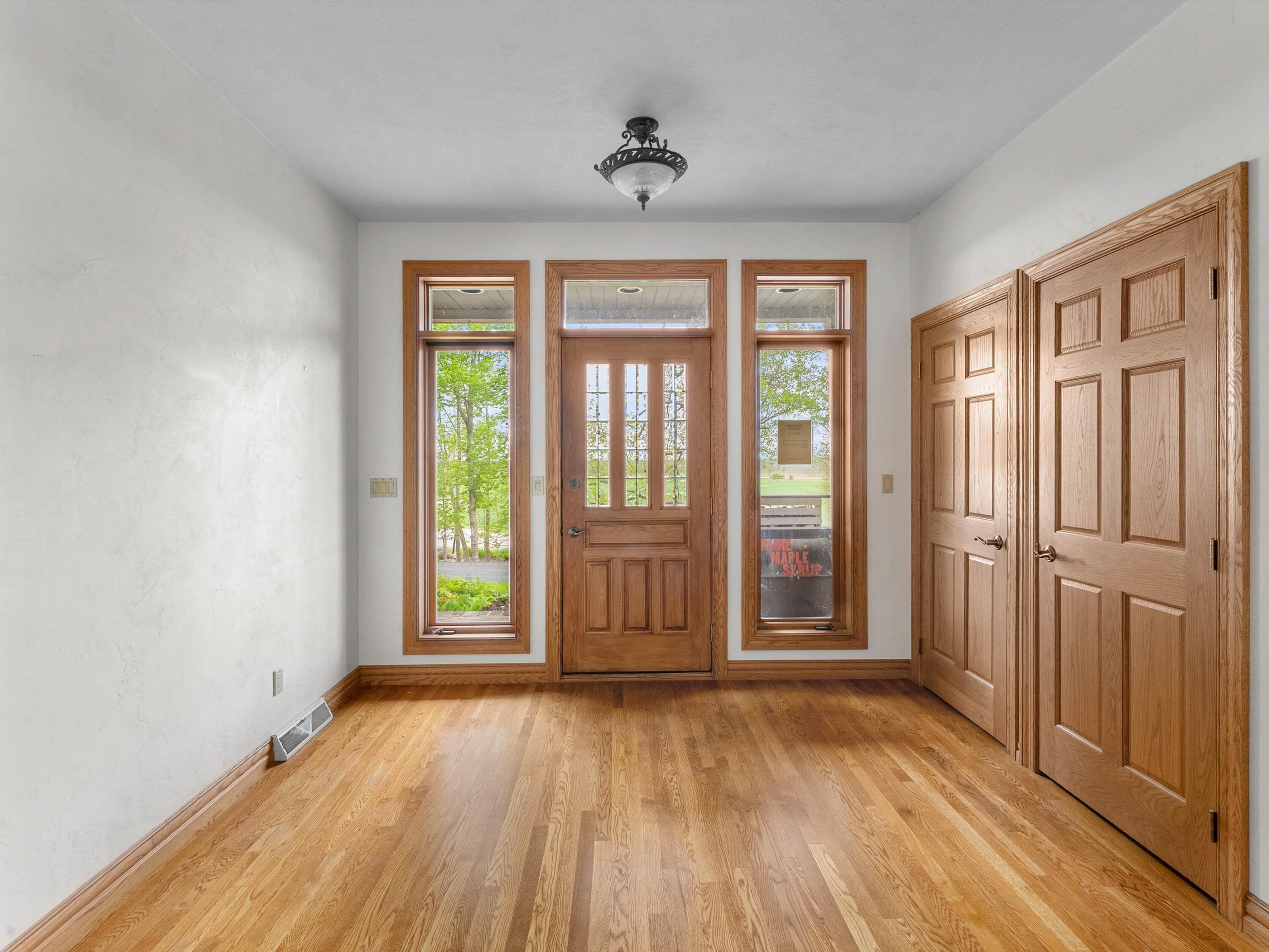 Eaton, Wisconsin, 54245, United States, 3 Bedrooms Bedrooms, ,4 BathroomsBathrooms,Residential,For Sale,1926569