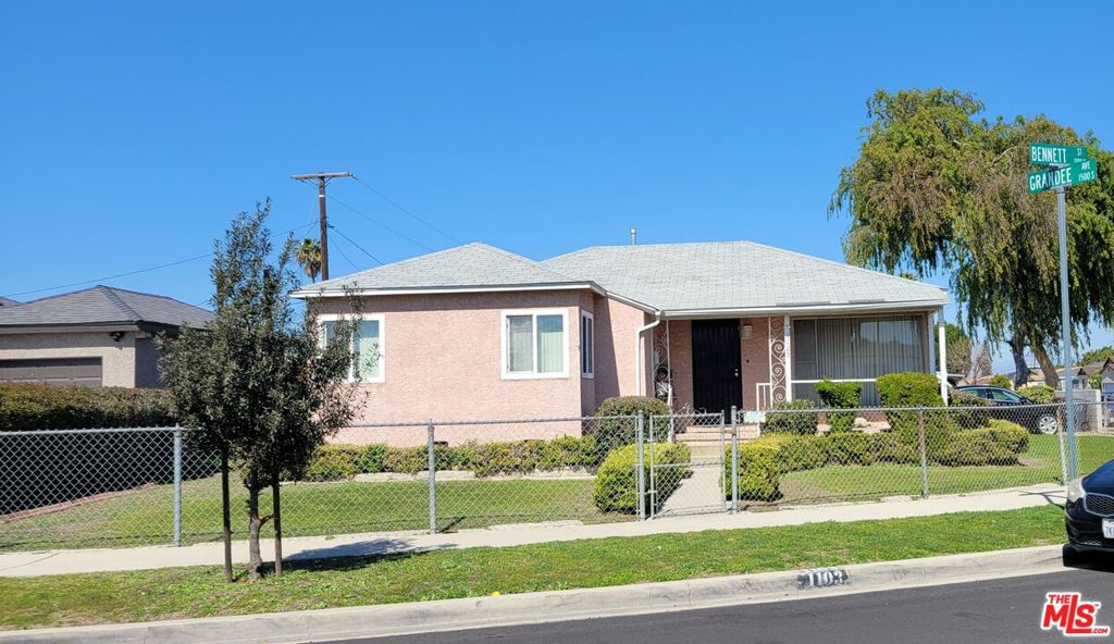 Compton, California, 90220, United States, 3 Bedrooms Bedrooms, ,1 BathroomBathrooms,Residential,For Sale,1846005