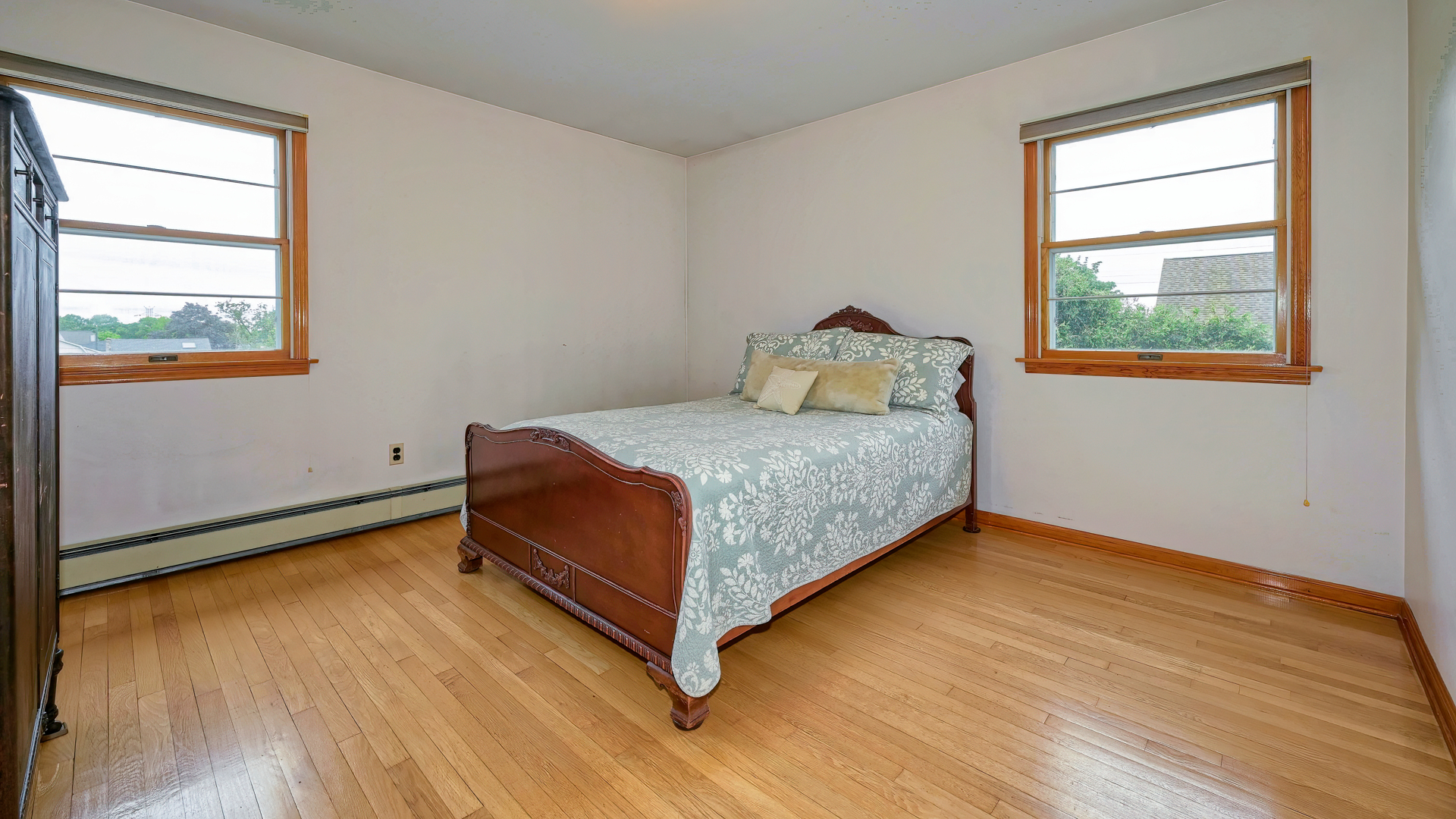 Nutley, New Jersey, 07110, United States, 4 Bedrooms Bedrooms, ,3 BathroomsBathrooms,Residential,For Sale,1974859