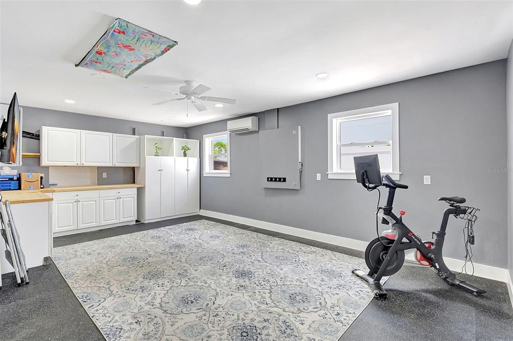 Bradenton, Florida, 34210, United States, 3 Bedrooms Bedrooms, ,3 BathroomsBathrooms,Residential,For Sale,1895487