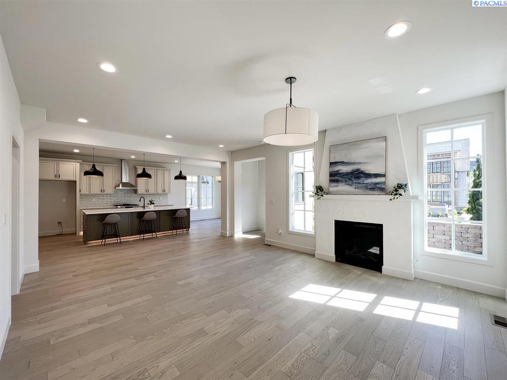 Pullman, Washington, 99163, United States, 4 Bedrooms Bedrooms, ,3 BathroomsBathrooms,Residential,For Sale,1794124