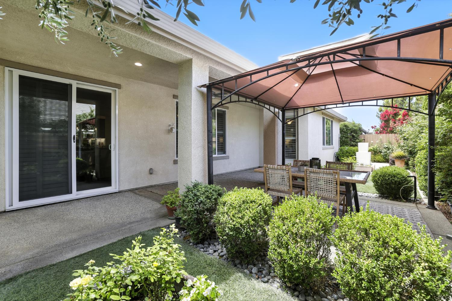 Elk Grove, California, 95757, United States, 2 Bedrooms Bedrooms, ,2 BathroomsBathrooms,Residential,For Sale,1901931
