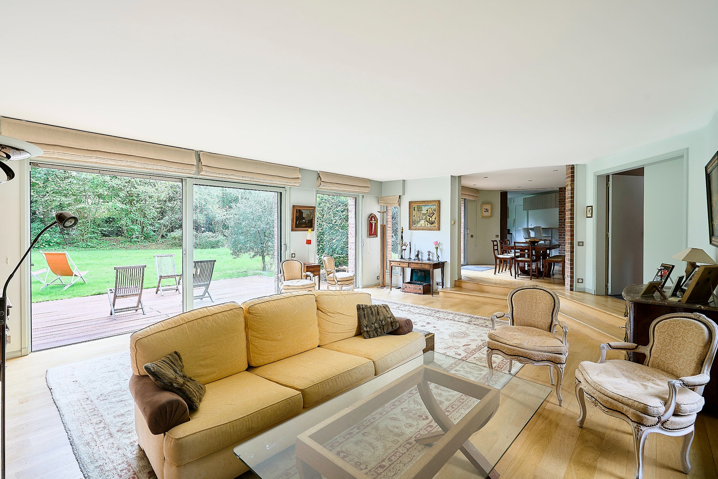  Substantial Family Residence in Croix - 232m² with 2716m² Land - 物件實景