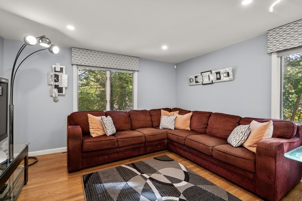 Newton, Massachusetts, 02459, United States, 5 Bedrooms Bedrooms, ,4 BathroomsBathrooms,Residential,For Sale,1939309