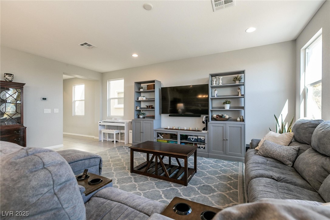 Las Vegas, Nevada, 89166, United States, 4 Bedrooms Bedrooms, ,3 BathroomsBathrooms,Residential,For Sale,1960504