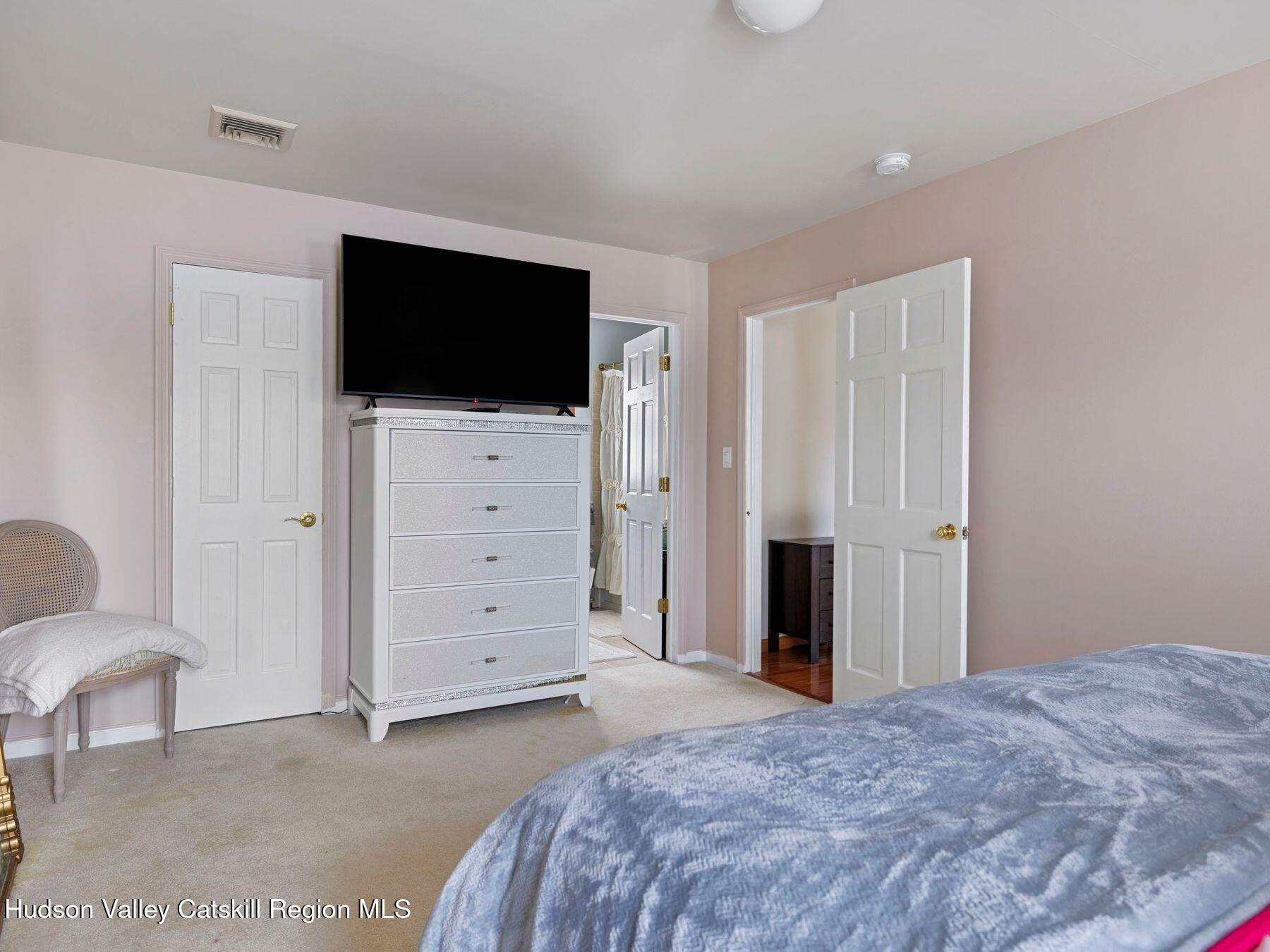 Saugerties, New York, 12477, United States, 4 Bedrooms Bedrooms, ,3 BathroomsBathrooms,Residential,For Sale,1994333