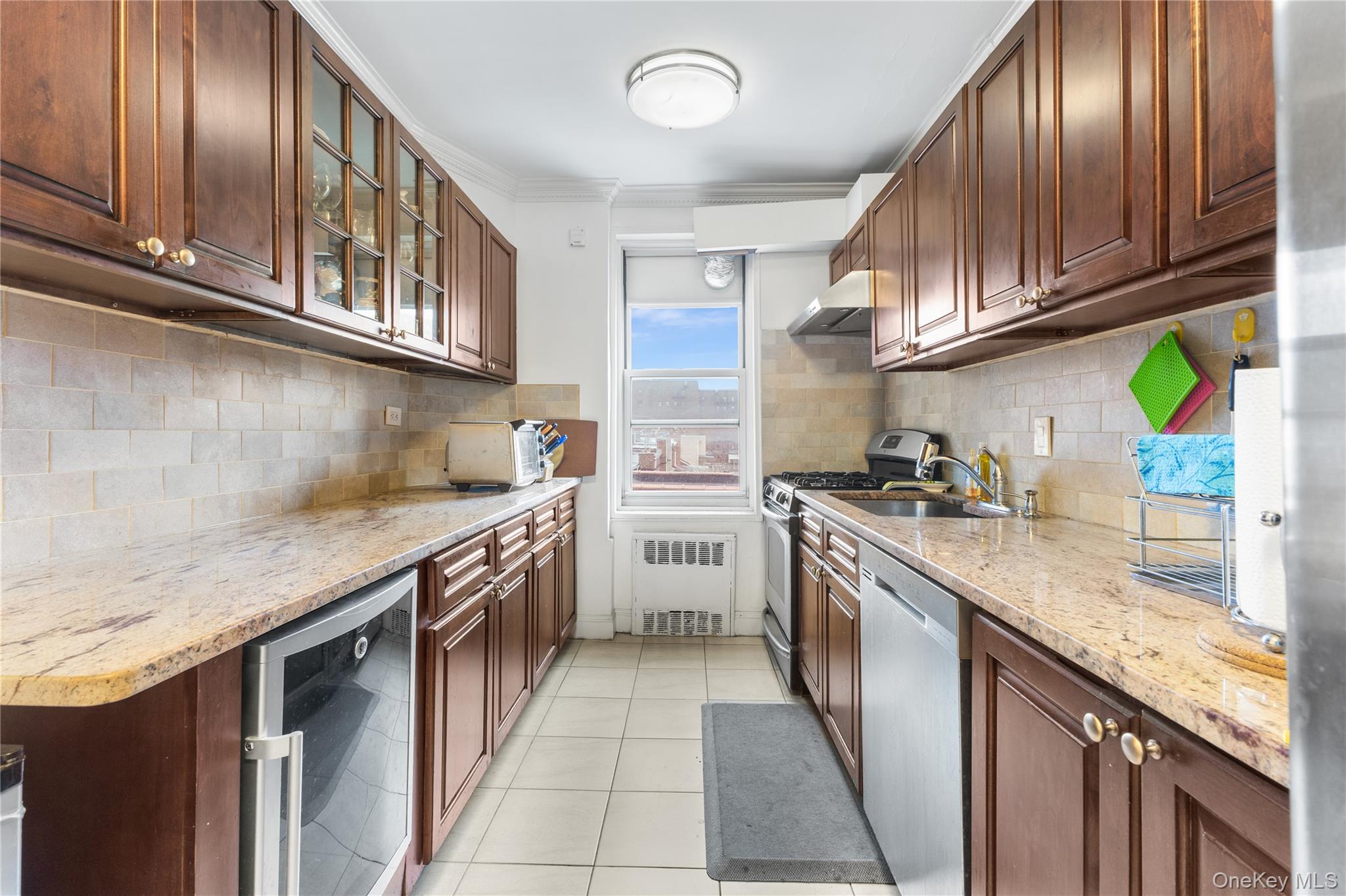 Rego Park, New York, 11374, United States, 3 Bedrooms Bedrooms, ,2 BathroomsBathrooms,Residential,For Sale,1992831