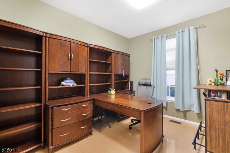 Bernards Twp., New Jersey, 07920, United States, 5 Bedrooms Bedrooms, ,4 BathroomsBathrooms,Residential,For Sale,1933609