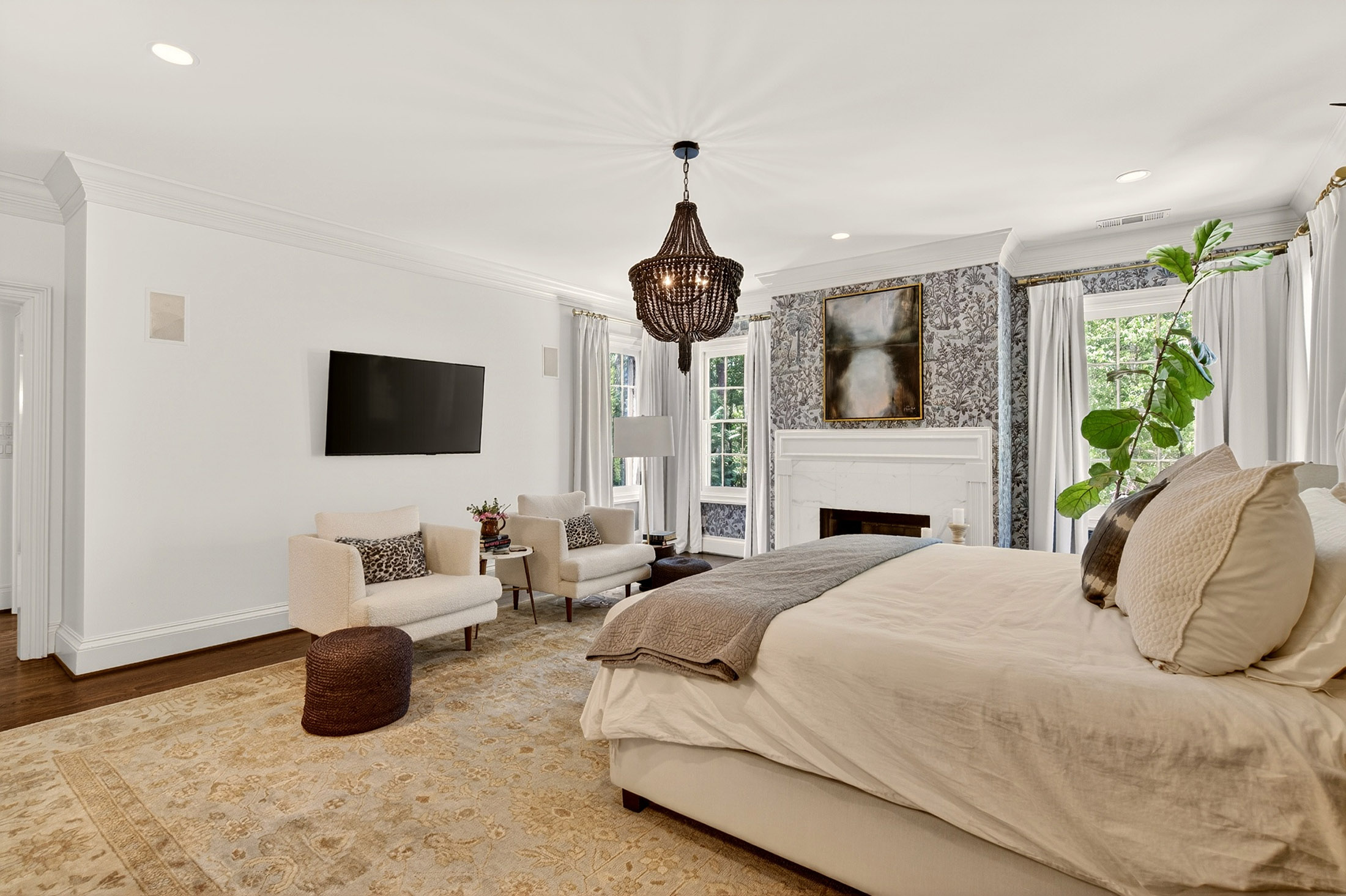 Exceptional Estate with Pool Nestled on 2+/- Private Acres Near Chastain Park - 物件實景