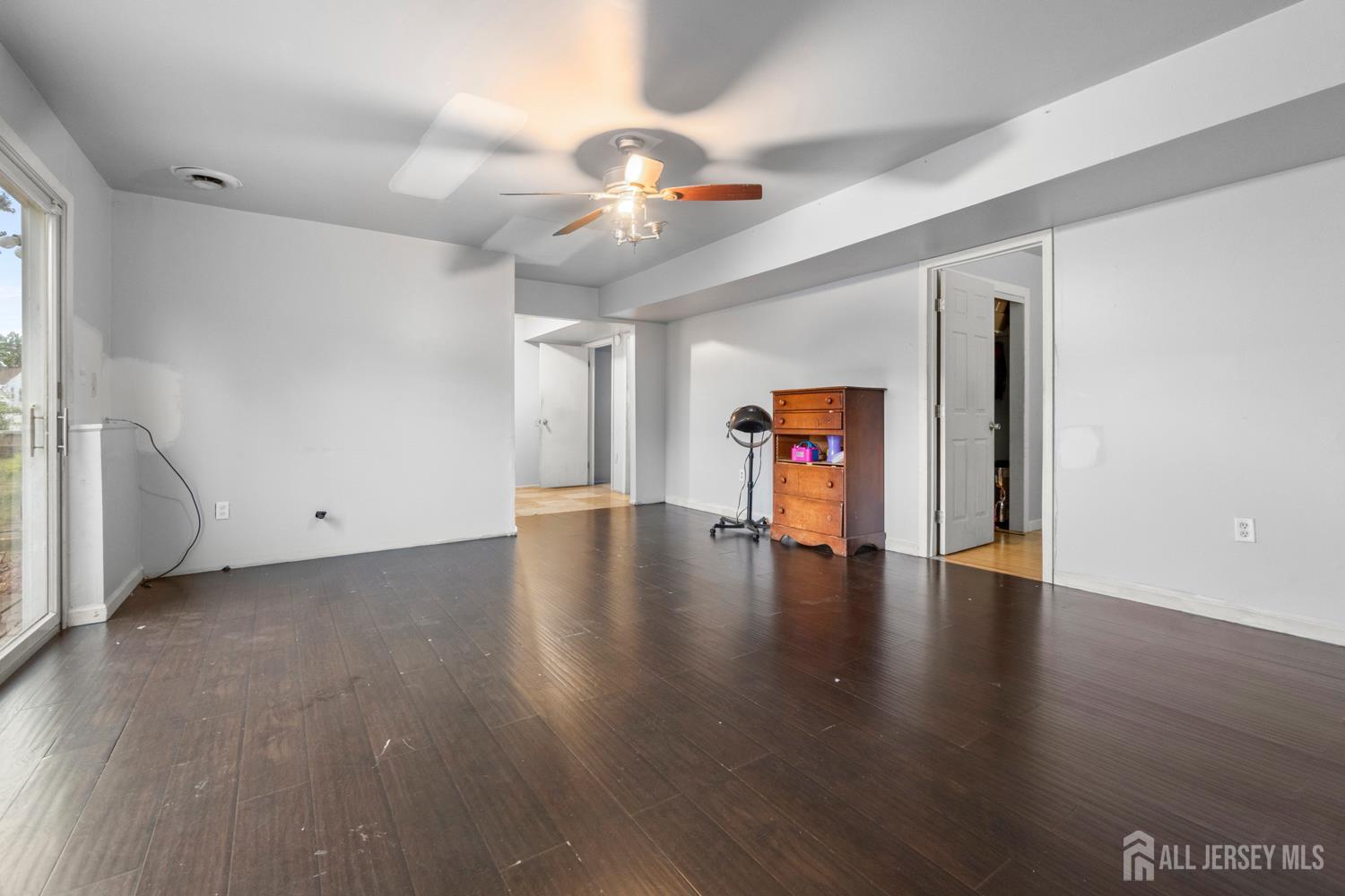 Piscataway, New Jersey, 08854, United States, 5 Bedrooms Bedrooms, ,3 BathroomsBathrooms,Residential,For Sale,1977215