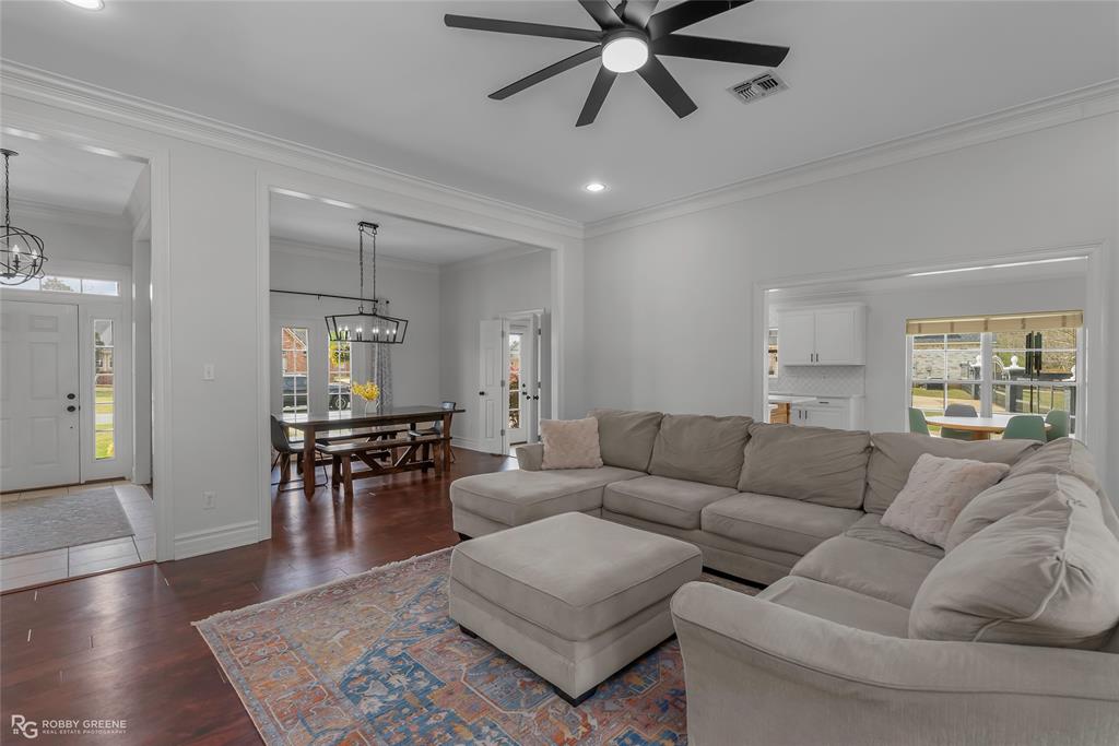 Bossier City, Louisiana, 71111, United States, 5 Bedrooms Bedrooms, ,4 BathroomsBathrooms,Residential,For Sale,1752674