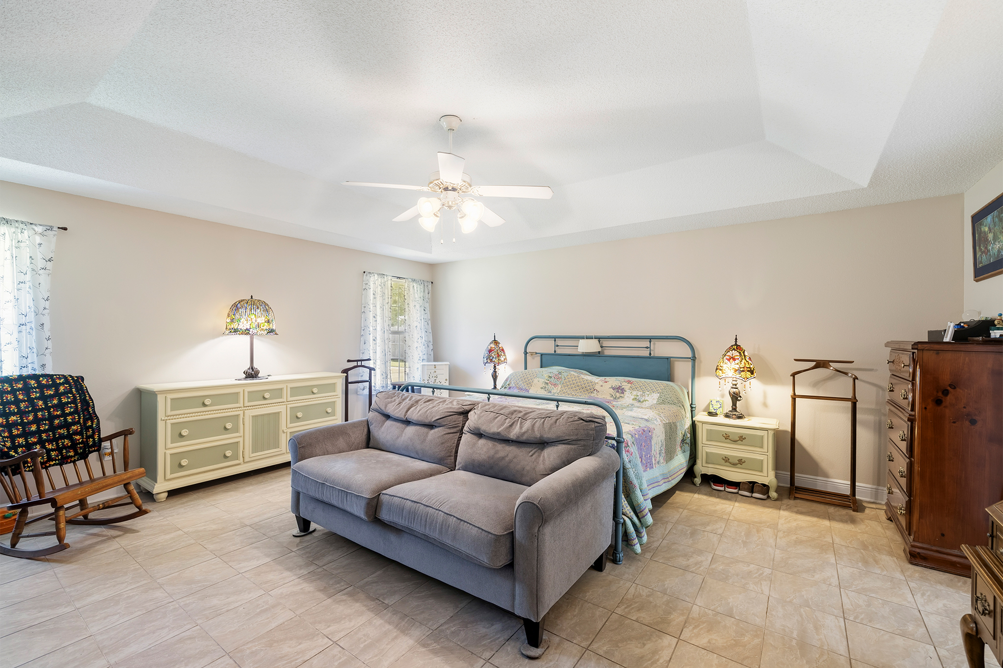  Move-In Ready Home on Nearly an Acre - 物件實景