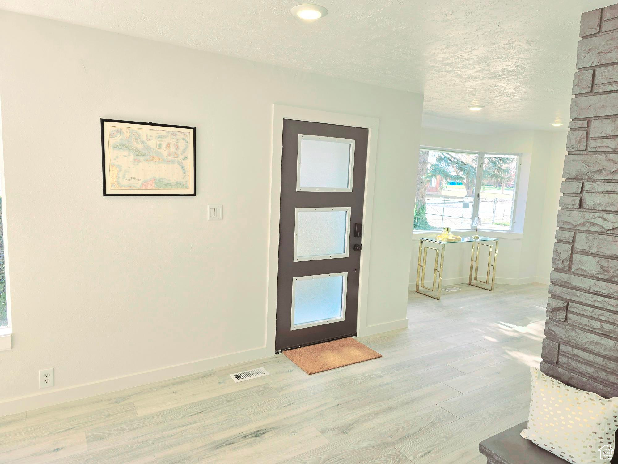 Riverton, Utah, 84065, United States, 6 Bedrooms Bedrooms, ,1 BathroomBathrooms,Residential,For Sale,1709565