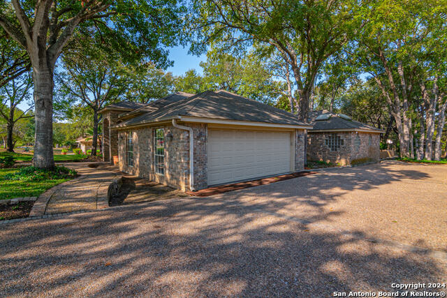 Seguin, Texas, 78155, United States, 4 Bedrooms Bedrooms, ,3 BathroomsBathrooms,Residential,For Sale,1880390