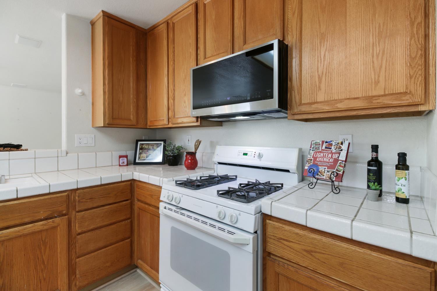 Folsom, California, 95630, United States, 4 Bedrooms Bedrooms, ,3 BathroomsBathrooms,Residential,For Sale,1926196