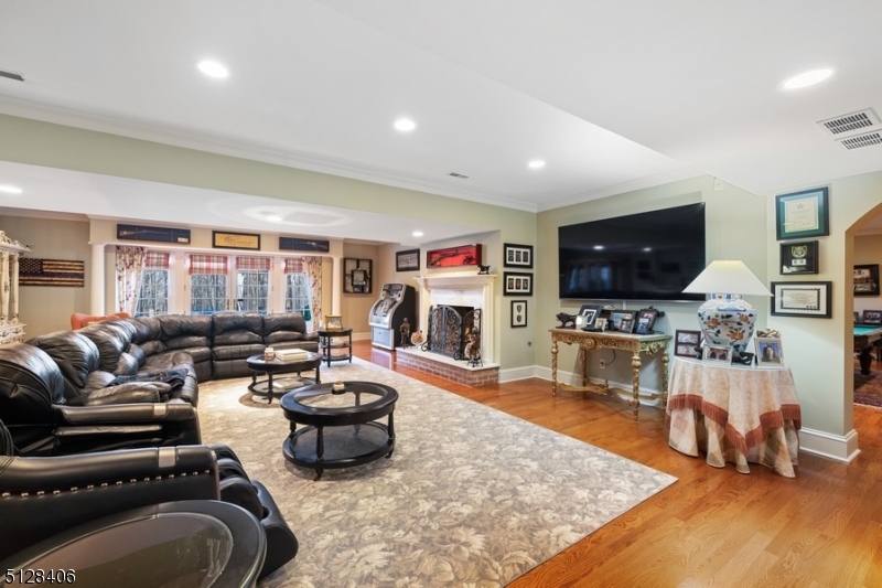 Bernardsville Boro, New Jersey, 07924, United States, 6 Bedrooms Bedrooms, ,10 BathroomsBathrooms,Residential,For Sale,1868903