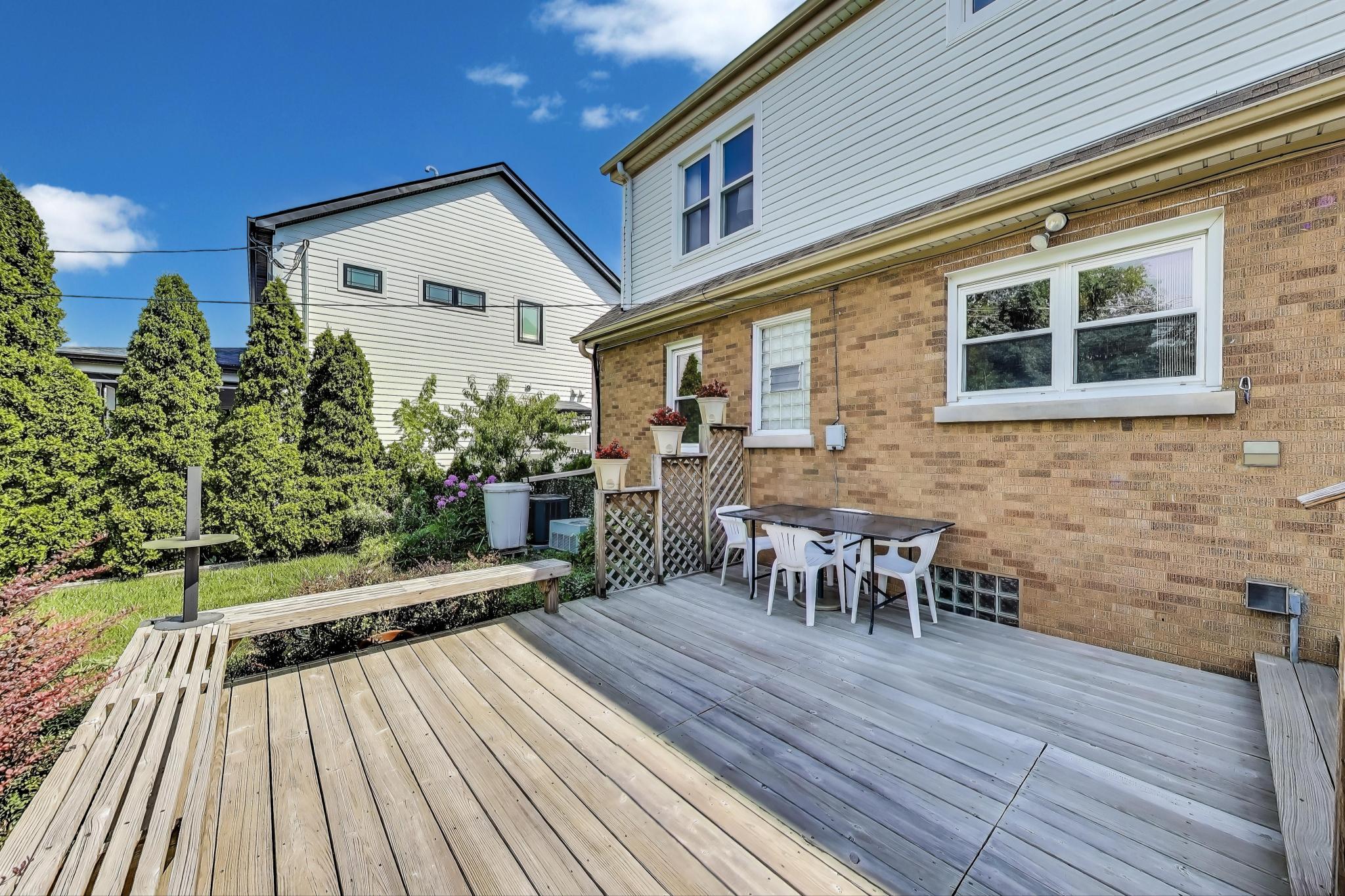 Harwood Heights, Illinois, 60706, United States, 2 Bedrooms Bedrooms, ,Residential,For Sale,1928738