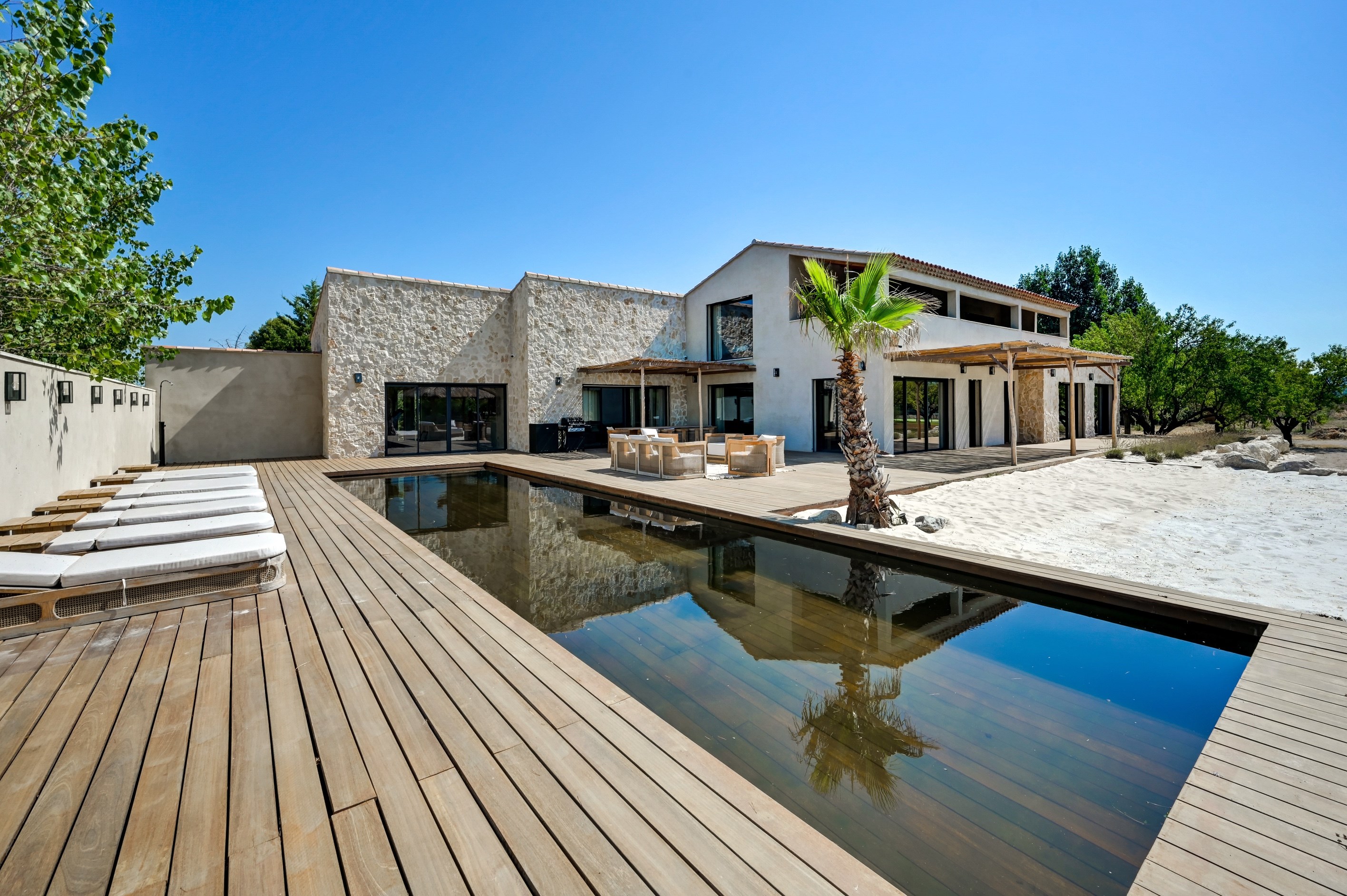  Fully equipped contemporary villa, with views of the Parc naturel régional des … - 物件實景