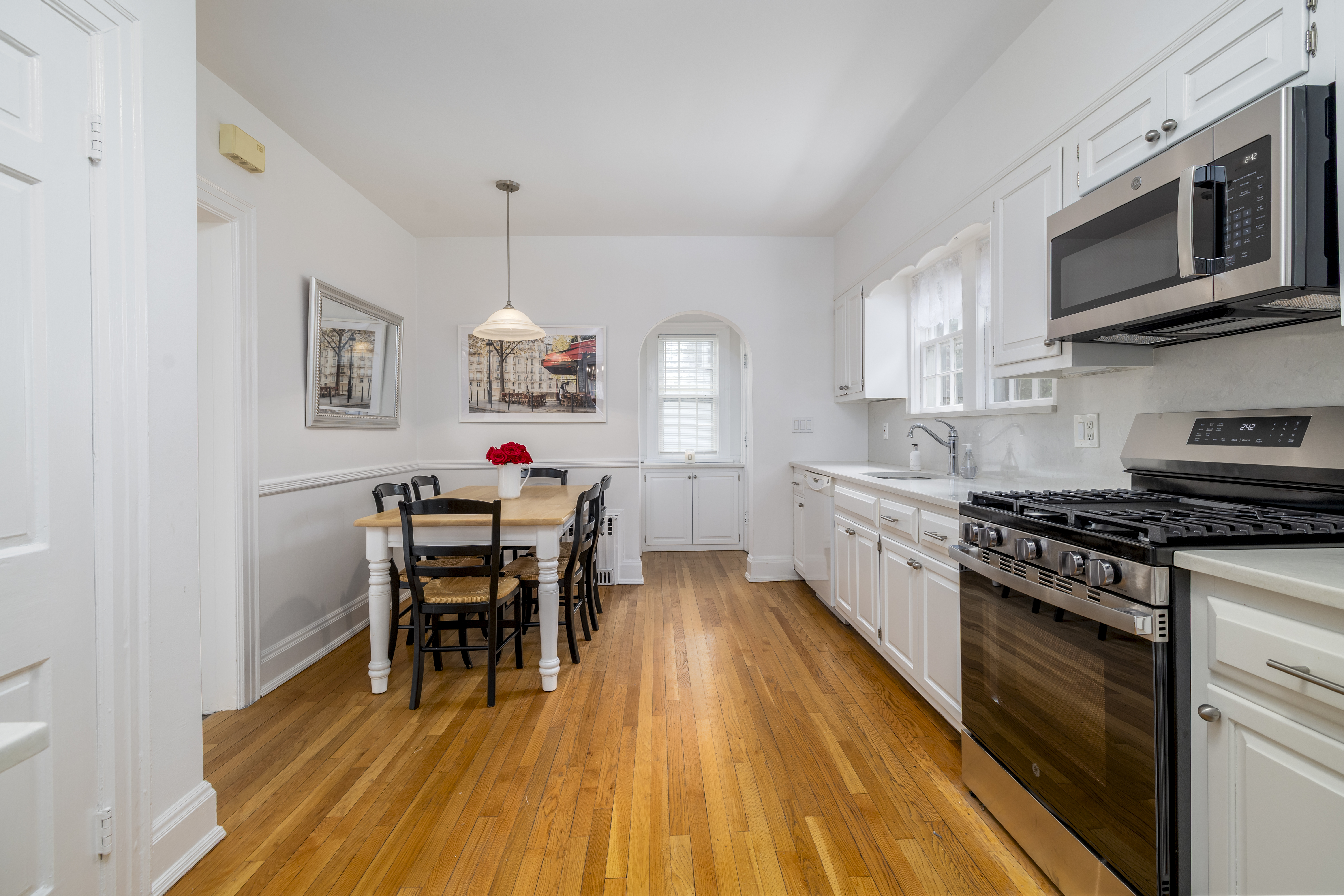  210 Demott Avenue, Rockville Centre, NY, 11570 - 物件實景