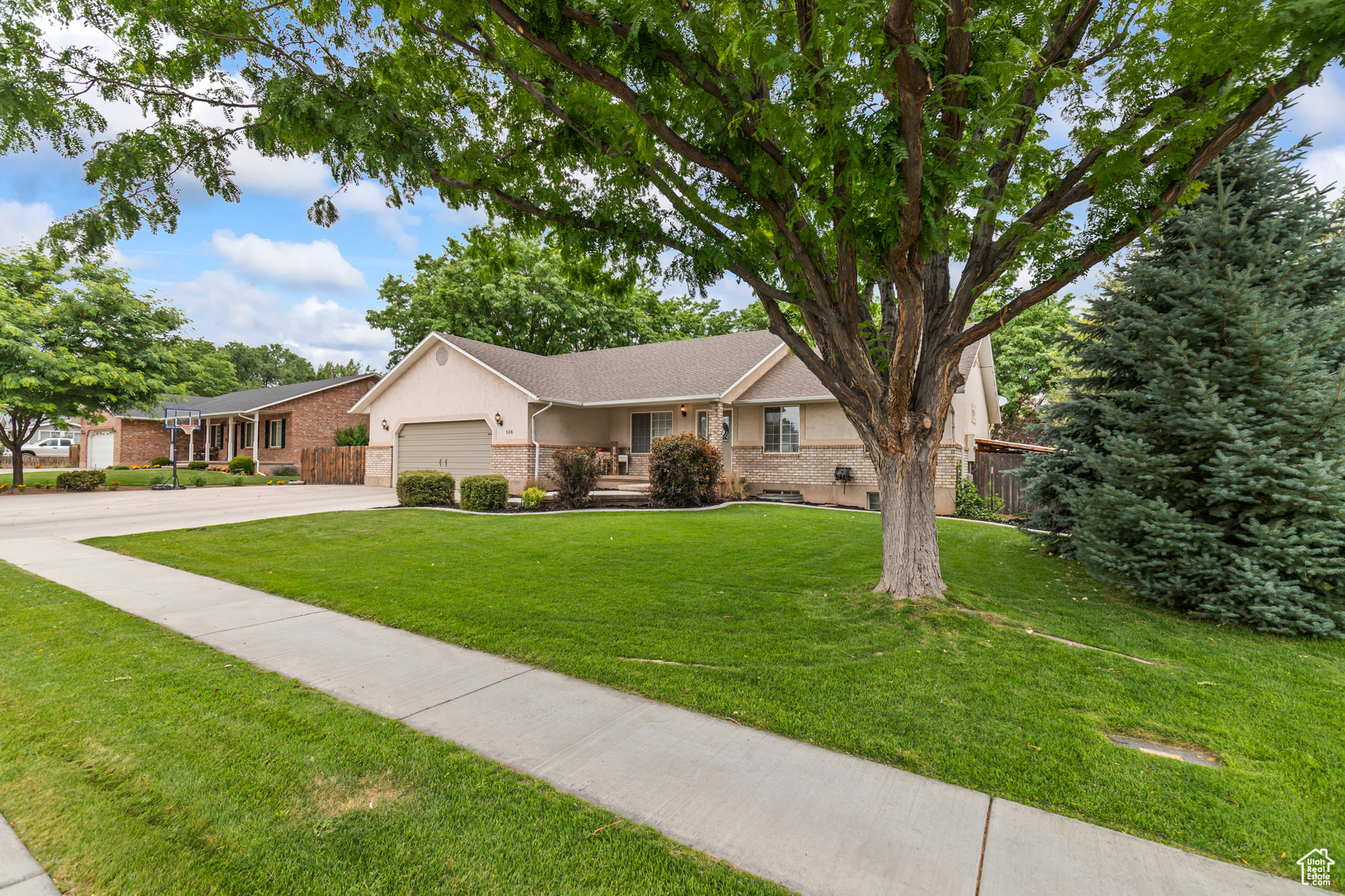 Richfield, Utah, 84701, United States, 6 Bedrooms Bedrooms, ,4 BathroomsBathrooms,Residential,For Sale,1885344
