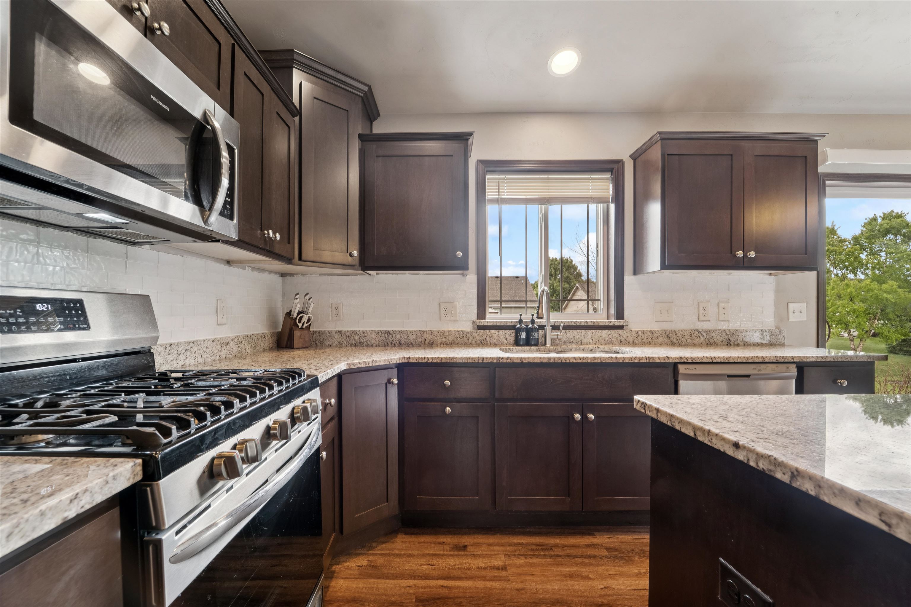 NEENAH, Wisconsin, 54956, United States, 4 Bedrooms Bedrooms, ,3 BathroomsBathrooms,Residential,For Sale,1988309