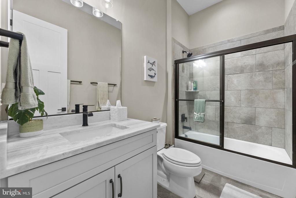 Warrenton, Virginia, 20187, United States, 4 Bedrooms Bedrooms, ,4 BathroomsBathrooms,Residential,For Sale,2048905