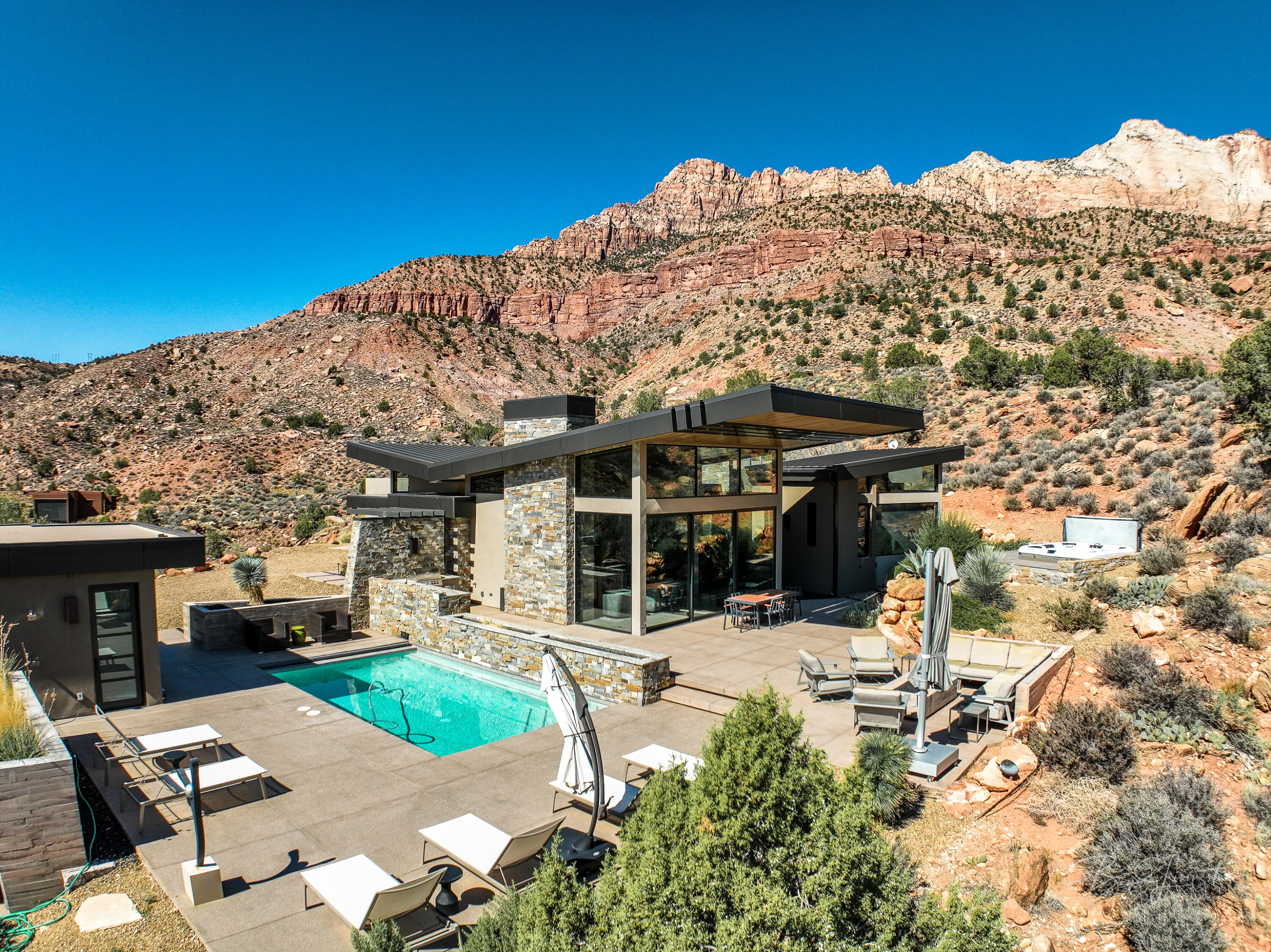 Springdale, Utah, 84767, United States, 4 Bedrooms Bedrooms, ,Residential,For Sale,1991496