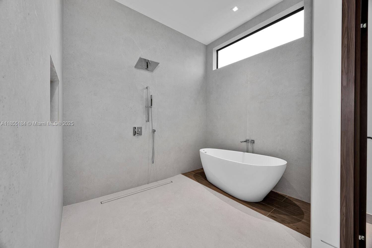 Miami, Florida, 33134, United States, 5 Bedrooms Bedrooms, ,6 BathroomsBathrooms,Residential,For Sale,1934506