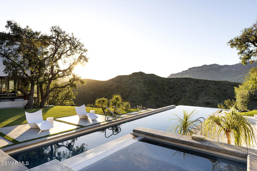 Malibu, California, 90265, United States, 4 Bedrooms Bedrooms, ,3 BathroomsBathrooms,Residential,For Sale,1732105