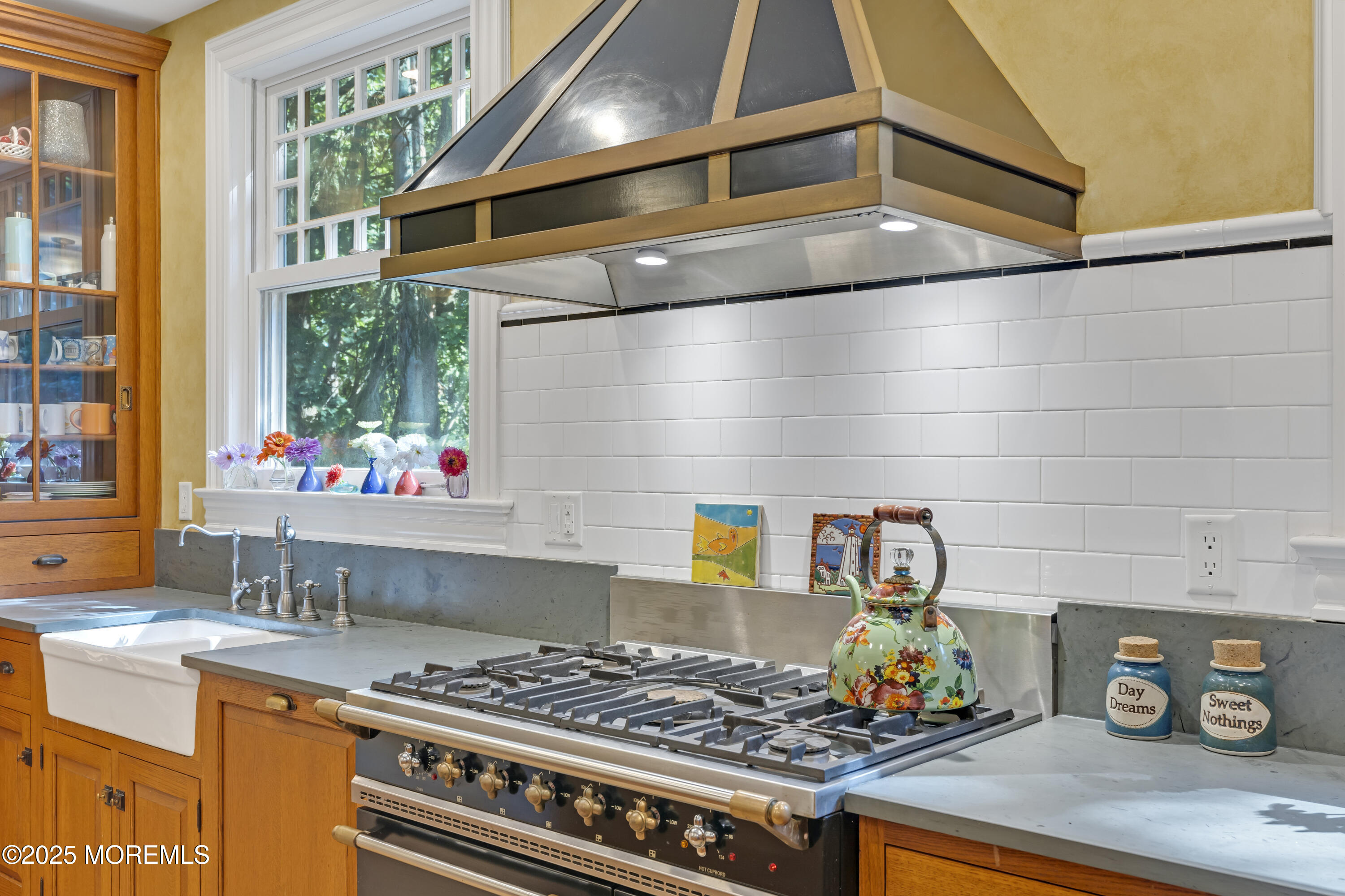 Red Bank, New Jersey, 07701, United States, 9 Bedrooms Bedrooms, ,6 BathroomsBathrooms,Residential,For Sale,1934404