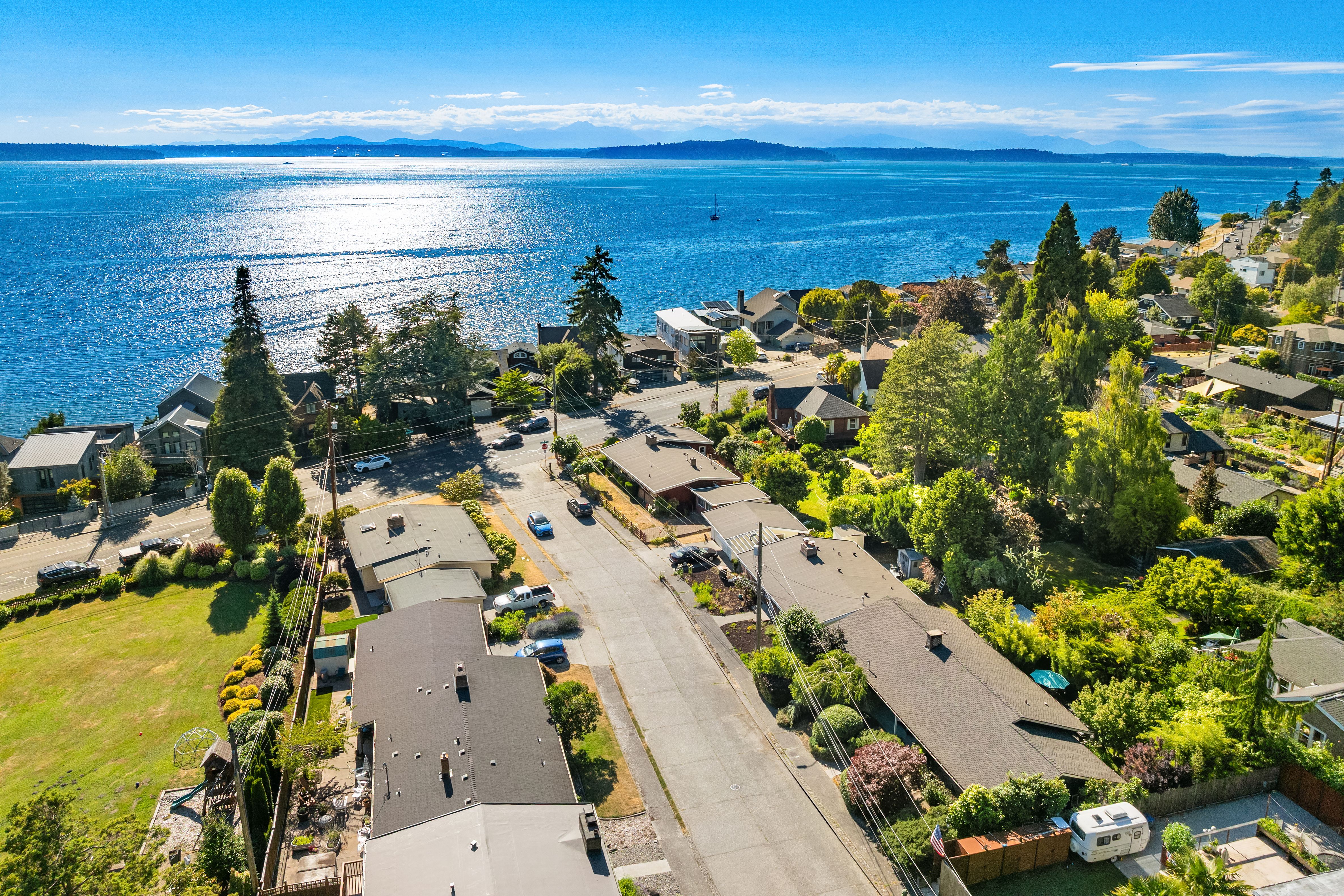  5414 SW Beach Drive Terr, Seattle, WA 98116 - 物件實景