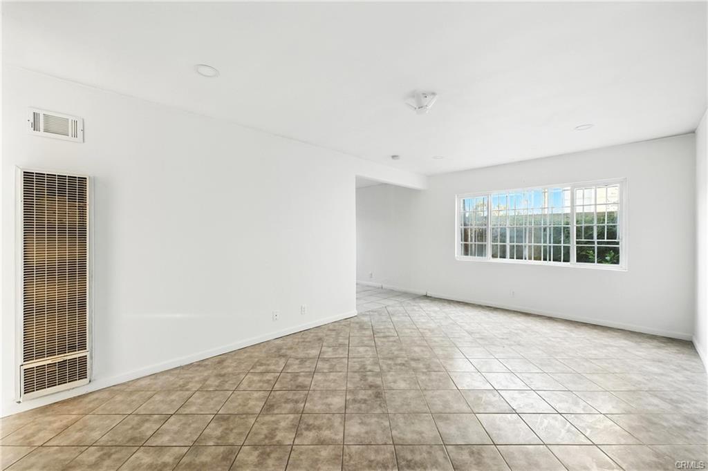 Los Angeles, California, 90002, United States, 4 Bedrooms Bedrooms, ,2 BathroomsBathrooms,Residential,For Sale,1909534