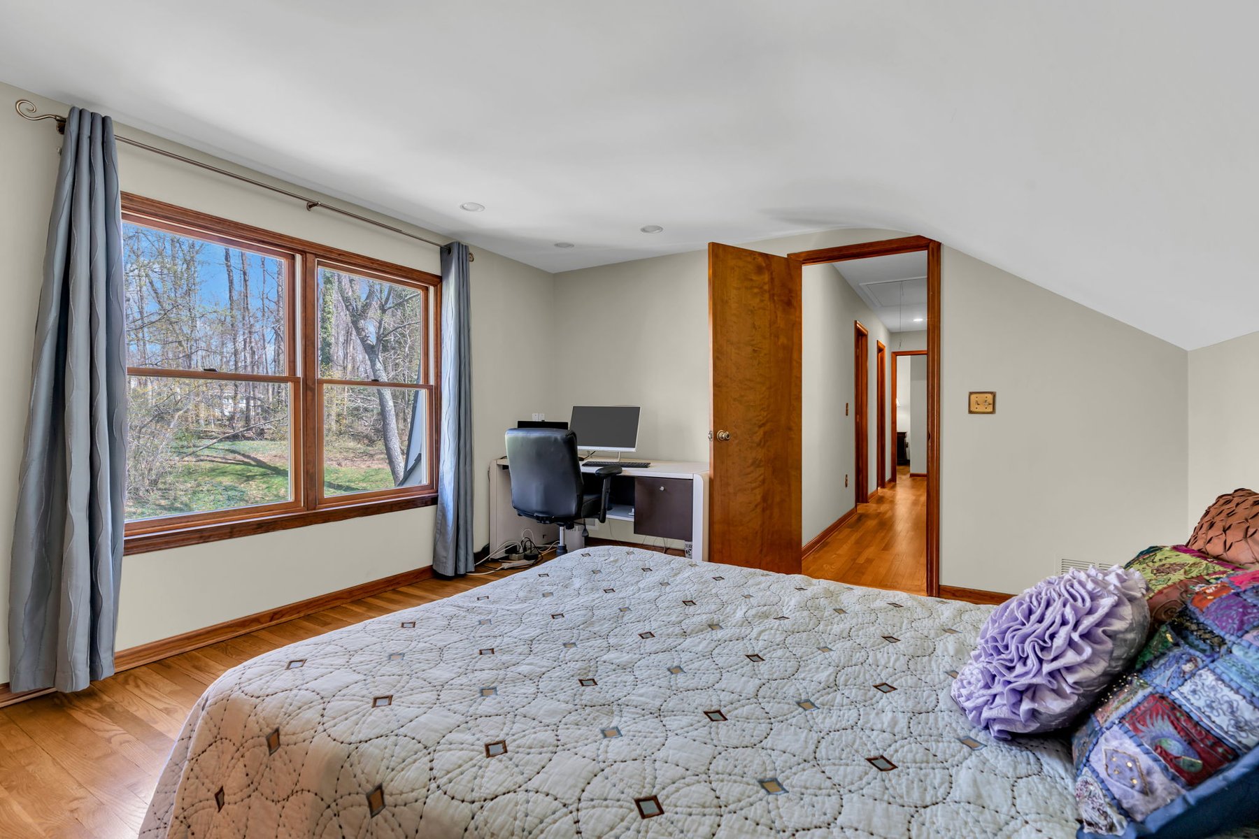  Spacious Middletown Colonial with Updates - 物件實景