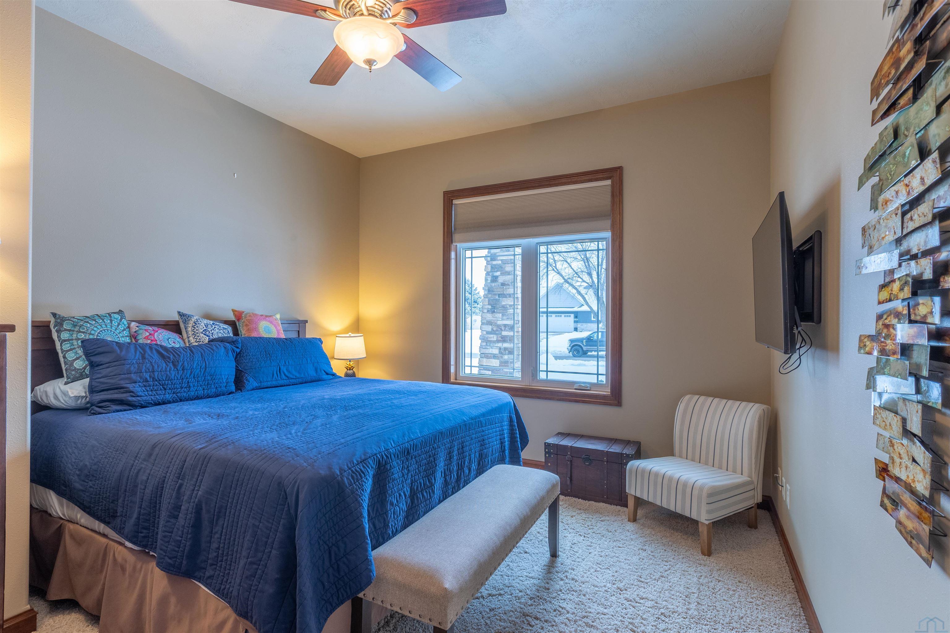 Sioux City, Iowa, 51106, United States, 5 Bedrooms Bedrooms, ,4 BathroomsBathrooms,Residential,For Sale,2002459